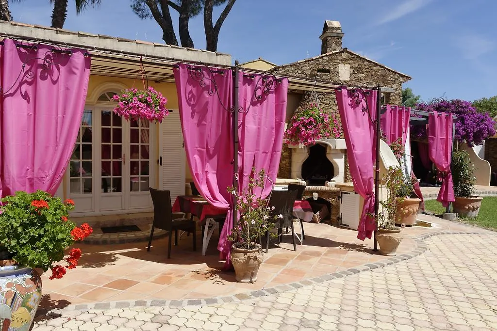 Parfum De Roses Bed & Breakfast Cogolin