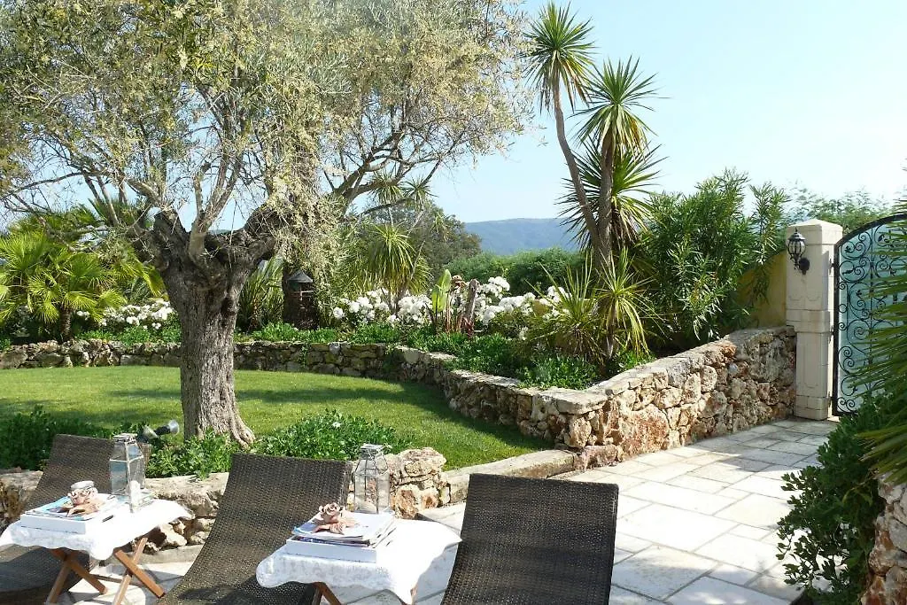Parfum De Roses Bed & Breakfast Cogolin