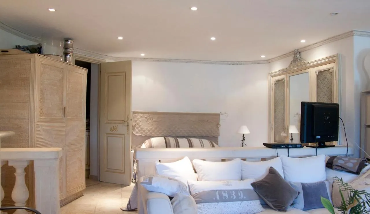 Parfum De Roses Bed & Breakfast Cogolin 0*,  France