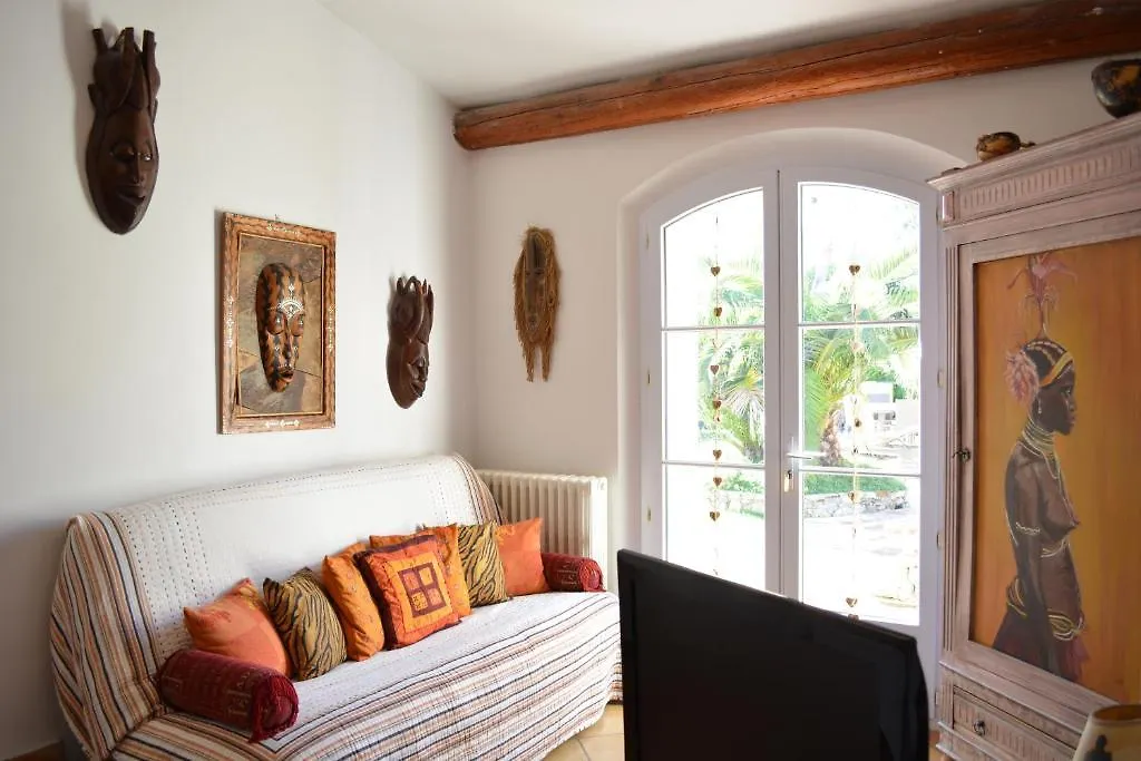 Bed and Breakfast Parfum De Roses Cogolin Frühstückspension